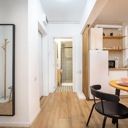 Boho Chic Escape - Hypercenter