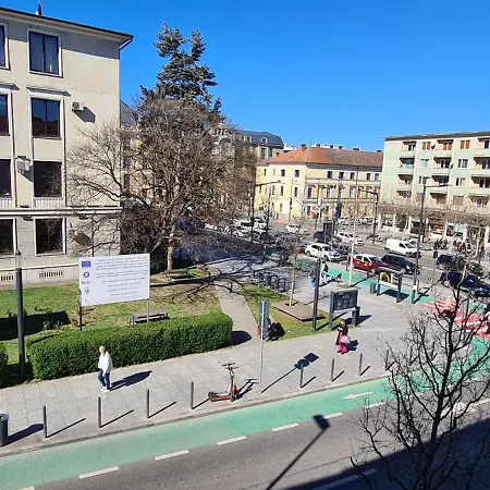 Boho Chic Escape - Hypercenter