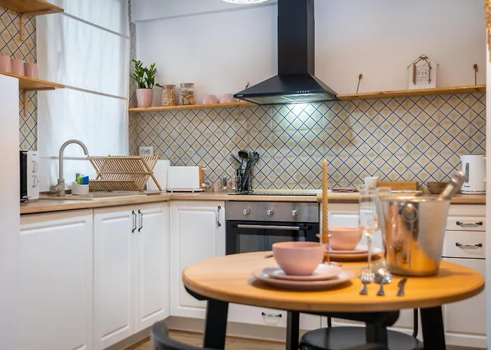 Boho Chic Escape - Hypercenter