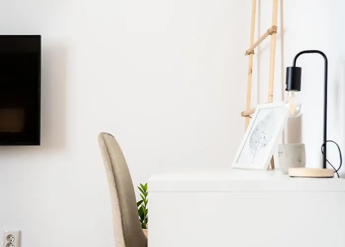 Boho Chic Escape - Hypercenter Apartment *