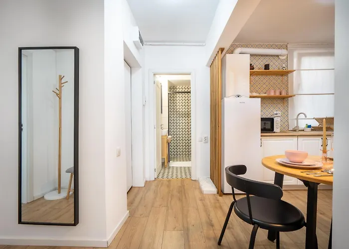 Boho Chic Escape - Hypercenter